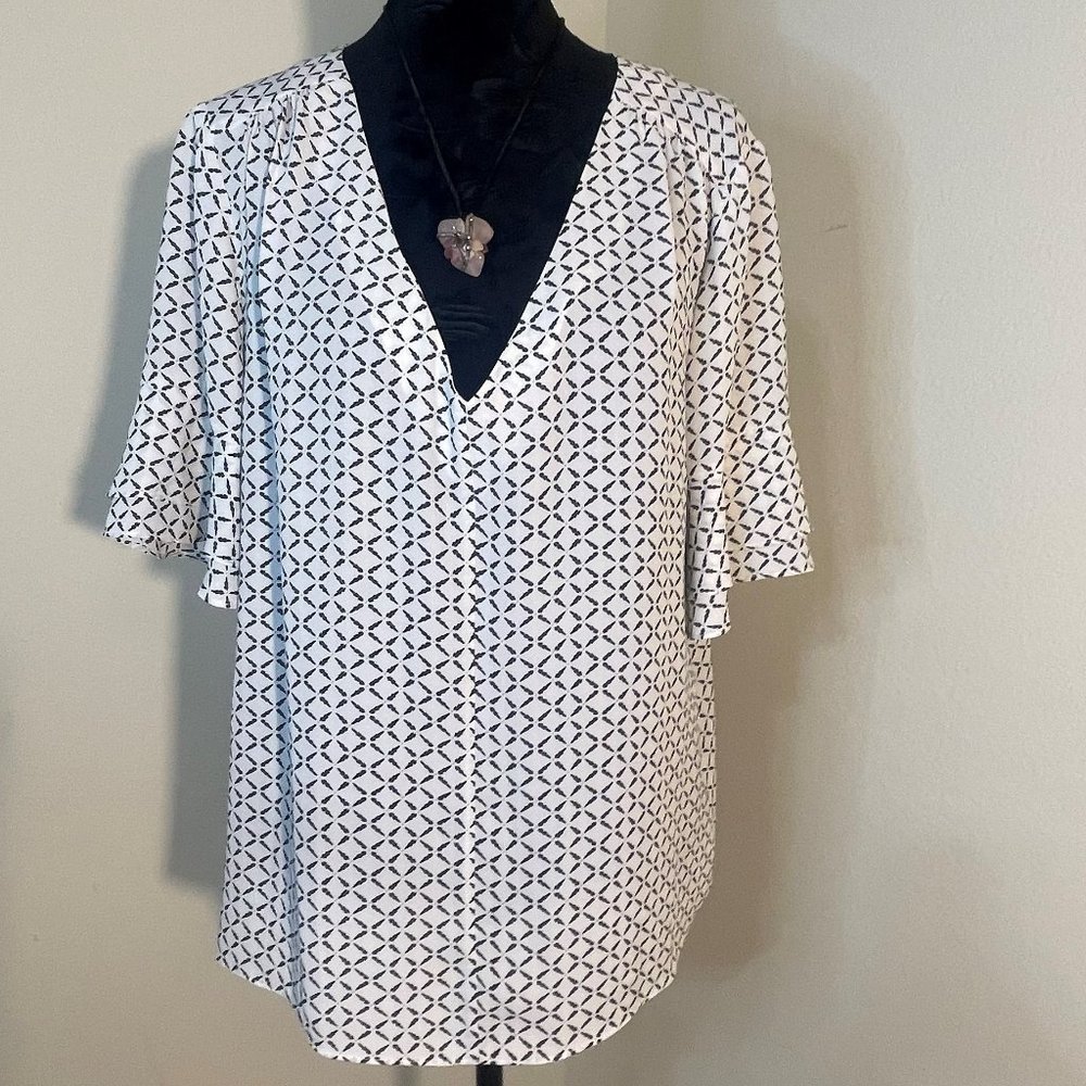 Ivanka Trump White w/black Blouse - large, can fit a medium - short sleeves